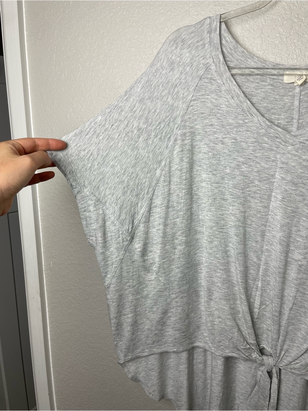 Cupio Light Gray Oversized V-Neck Tie-Front Tunic Top Size XL - Picture 3 of 7